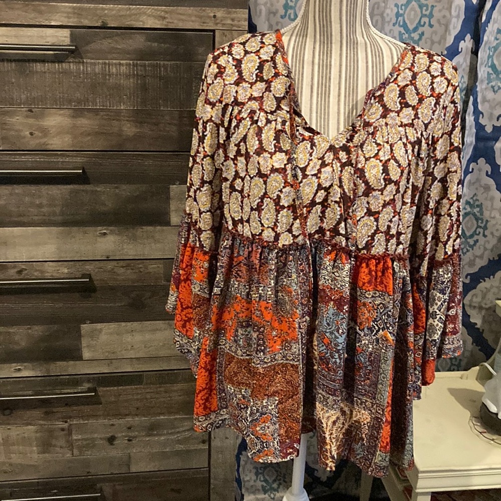 Olive Hill Flowing Blouse w/lots of patterns/prints-Size Medium - Picture 2 of 12